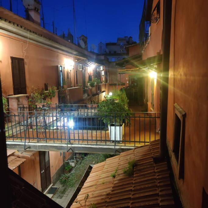 Julia Nel Cuore Di Trastevere — Photos 3