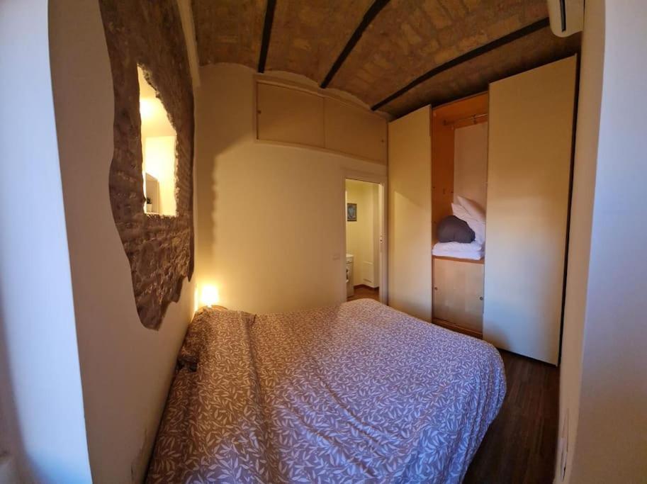 Julia Nel Cuore Di Trastevere — Photos 1